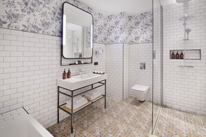 Amenidades de baño ecológicas, secadora de cabello, batas, pantuflas 