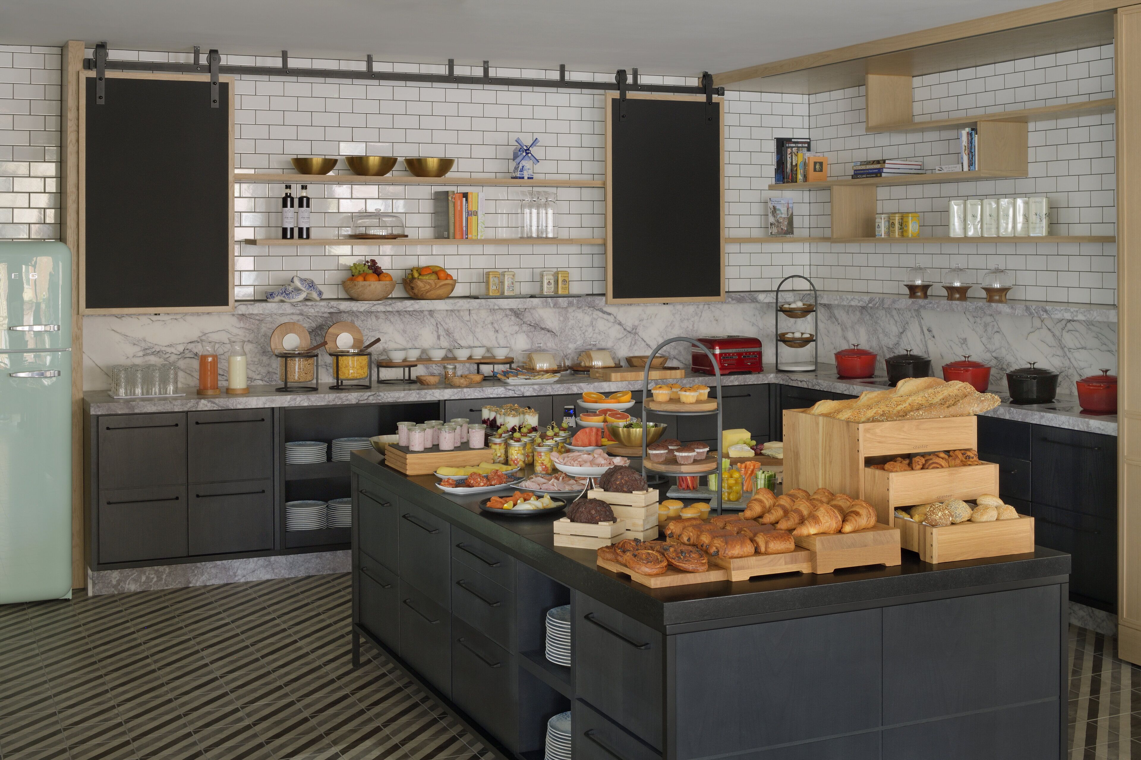 daily continental breakfast (eur 22.50 per person)