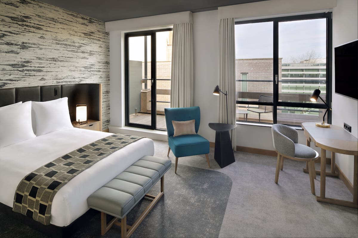 Executive Room, 1 Queen Bed, Balcony | In-room safe, desk, laptop workspace, soundproofing