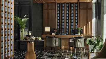 Couples treatment rooms, sauna, hot tub, steam room, body treatments