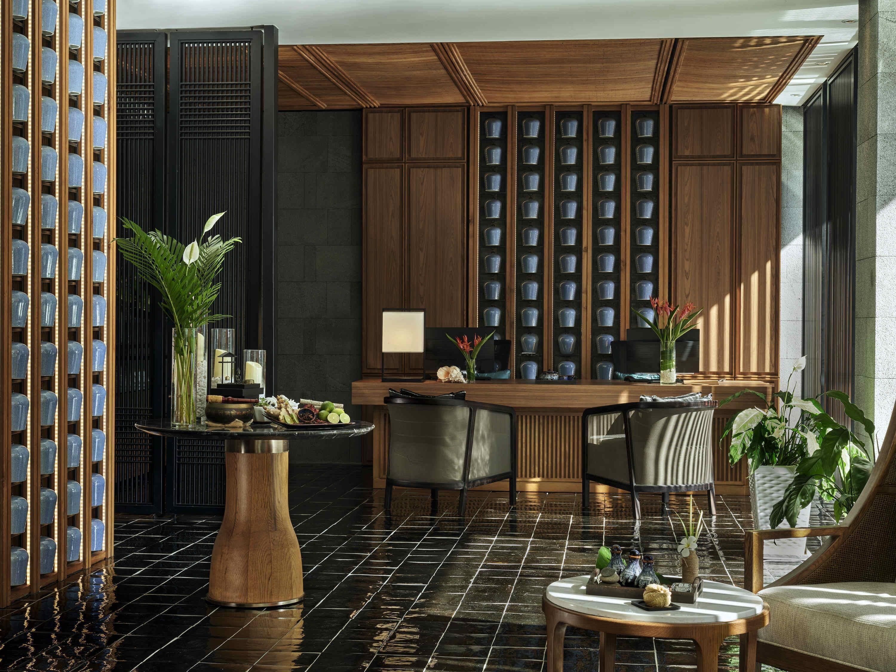 Salas para tratamentos a dois, sauna seca, banheira de hidromassagem