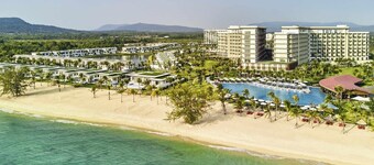 Mövenpick Resort Waverly Phu Quoc
