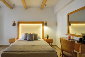 Economy-Doppel- oder -Zweibettzimmer, Erdgeschoss | Zimmersafe, individuell dekoriert, individuell eingerichtet