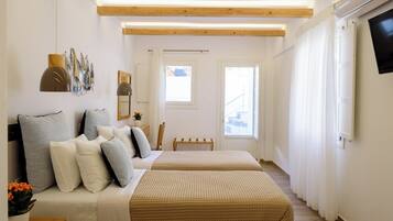 Chambre Triple Ăconomique, rez-de-chaussĂ©e | Coffres-forts dans les chambres, dĂ©coration personnalisĂ©e