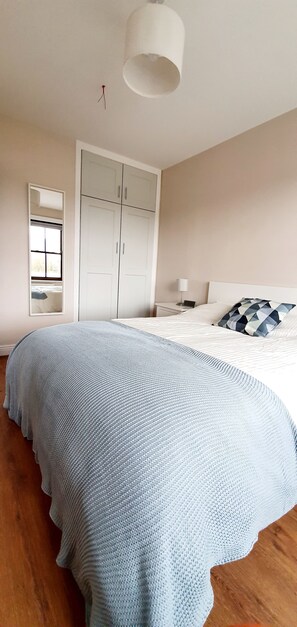 1 soverom, strykejern/-brett, wi-fi og sengetøy