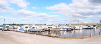 Riverside Marina Apt