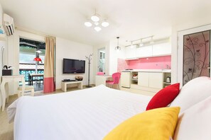 Room (PinkSPA)