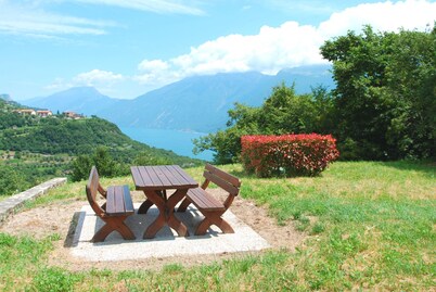 Villa Sole - Theater Home, with garage and beautiful lake view