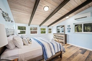 3 室のベッドルーム、デスク、アイロン / アイロン台、WiFi