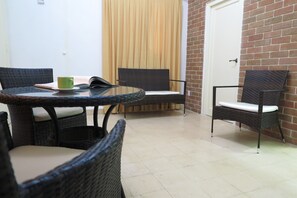 Apartment, 1 Schlafzimmer | Essbereich im Zimmer