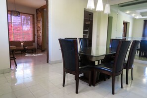 Lejlighed - 2 soveværelser | Spisning på værelset