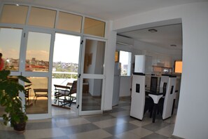 Lejlighed - 2 soveværelser | Opholdsområde | Fladskærms-tv