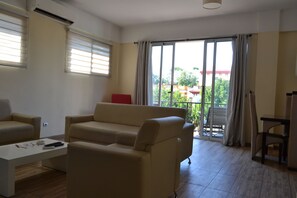 Apartment, 2 Schlafzimmer | Wohnzimmer