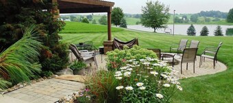 Countryside Overlook Suite: Luxury, Lodge Suite in Amish Country, Ohio.