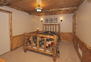 2 bedrooms, iron/ironing board, WiFi, bed sheets - Countryside Overlook Suite: Luxury, Lodge Suite in Amish Country, Ohio. (Dundee)
