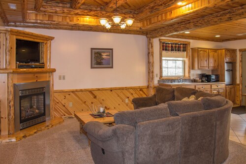 In the Woods Cabin Suite: Luxurious Cabin Suite in Amish Country, Ohio.