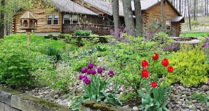 Countryside Cabin Suite: Luxurious Cabin Suite in Amish Country, Ohio