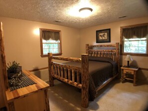 2 عدّة غرف نوم ومكواة/لوح كي وواي فاي وملاءات أسرّة