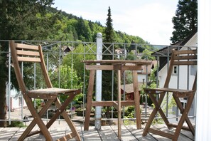 Outdoor dining - Guest house Villa Lina (Bad Herrenalb)