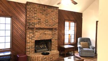 Smart TV, fireplace, DVD player, table football