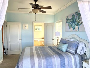 4 bedrooms, free WiFi, bed sheets, wheelchair access - Bayfront family home w/  beach area (St George Island)