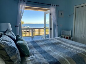 4 bedrooms, free WiFi, bed sheets, wheelchair access