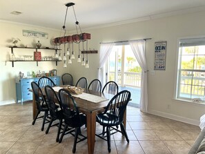 Dining - Bayfront family home w/  beach area (St George Island)