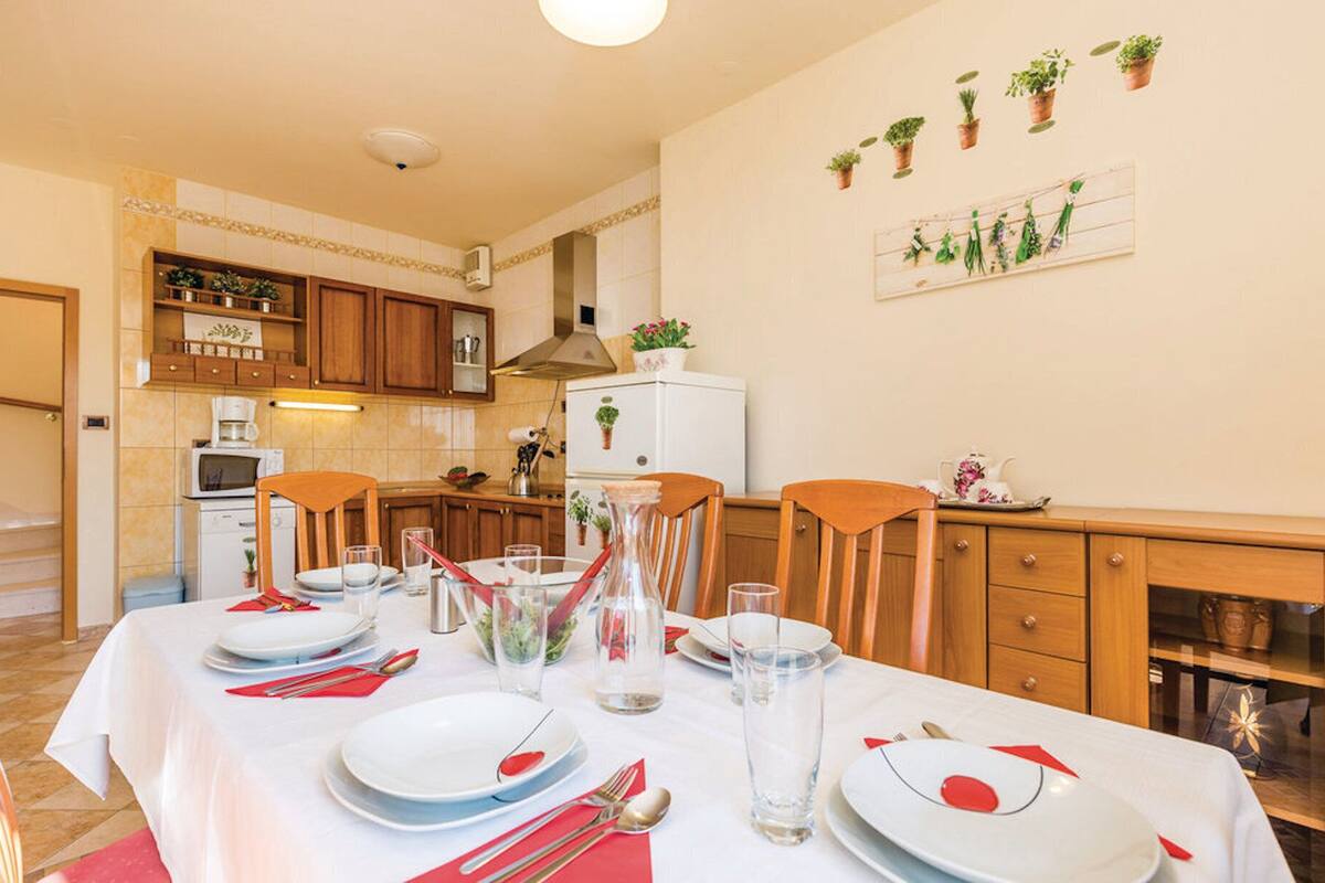 Premium-Apartment | Eigene Küche | Kühlschrank, Mikrowelle, Herdplatte, Kochgeschirr/Geschirr/Besteck