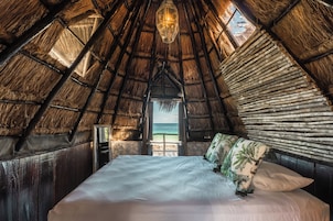 Basic Cabin, Sea Facing | In-room safe, bed sheets