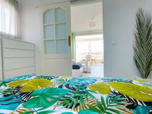 2 slaapkamers, een strijkplank/strijkijzer, wifi, beddengoed