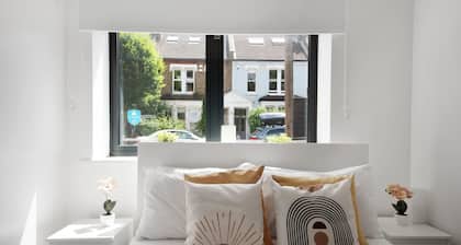 Manor House Studio by MoreThanStays | Ground floor