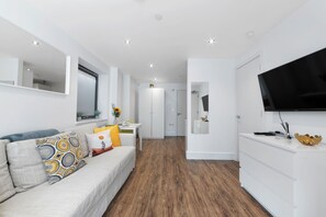 TV, Netflix, streaming services