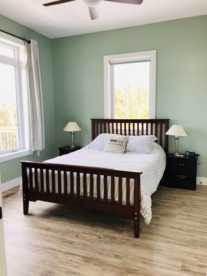 5 chambres, lit parapluie, Wi-Fi gratuit, draps fournis