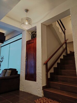 ฝ่ายต้อนรับ