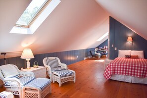 4 bedrooms, iron/ironing board, free WiFi