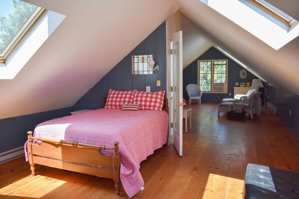 4 bedrooms, iron/ironing board, free WiFi
