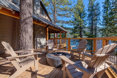 3 bedroom, 2 bath Sleeps 8 adults Direct Lake Access DLR#041 w/Hot Tub