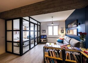 TV - Logroño center, a house with views (Logro ño)