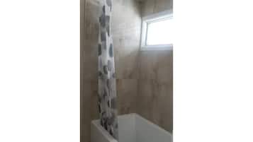 Deep soaking bathtub