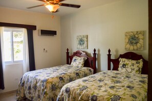 4 chambres, coffres-forts dans les chambres, Wi-Fi