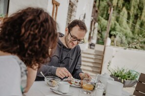 Dagelijks ontbijtbuffet (toeslag)