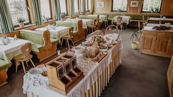 Colazione a buffet a pagamento, servita tutte le mattine