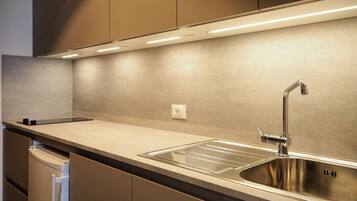 Panoramic Studio Suite, Kitchenette, Mountain View | Private kitchen | Fridge