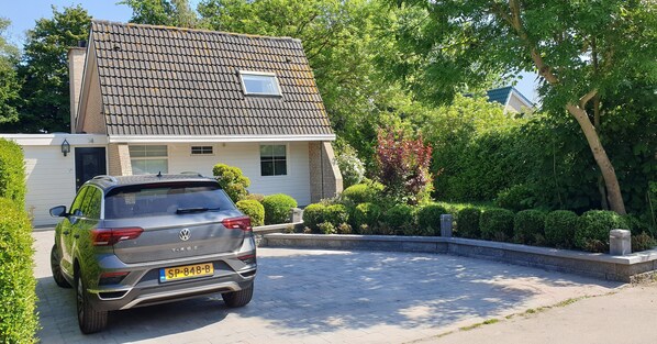 Property grounds - Lake house 74 luxury accommodation with iR Sauna (Warmond)