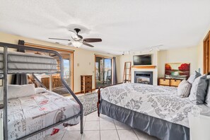 3 bedrooms, in-room safe, desk, iron/ironing board