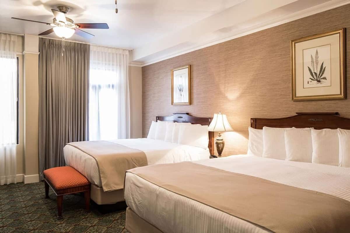 standard double room | premium bedding, pillow-top beds, desk, blackout curtains