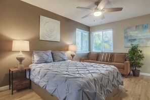 8 bedrooms, desk, iron/ironing board, travel crib - Luxury Estate - Sleep 24 - Infinity Pool & Hot Tub (Vista)