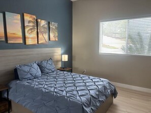8 bedrooms, desk, iron/ironing board, travel crib - Luxury Estate - Sleep 24 - Infinity Pool & Hot Tub (Vista)