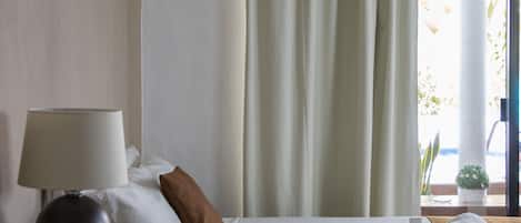 Superior Quadruple Room | In-room safe, iron/ironing board, free WiFi, bed sheets