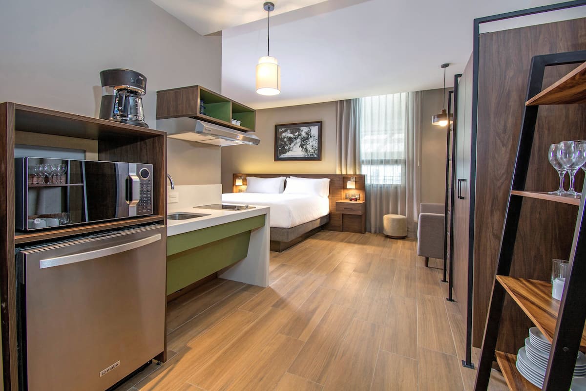 studio suite, 1 king bed, accessible bathtub, kitchen | 1 bedroom, premium bedding, in-room safe, desk